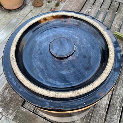 Vintage stoneware crock with lid 3 gallons