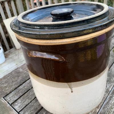 Vintage stoneware crock with lid 3 gallons