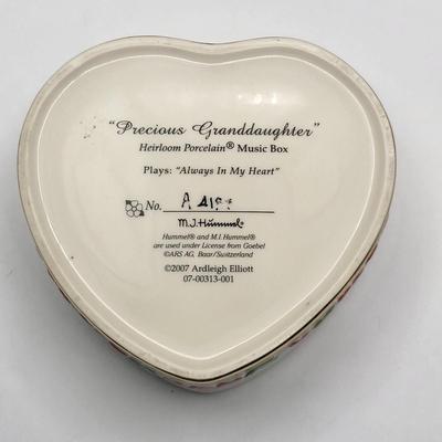 2007 Porcelain Hummel Granddaughter Music Box