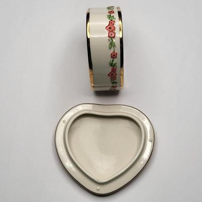 2007 Porcelain Hummel Granddaughter Music Box