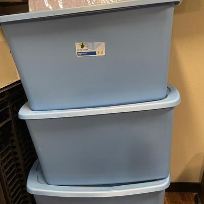 3 30 gal totes with lids and box