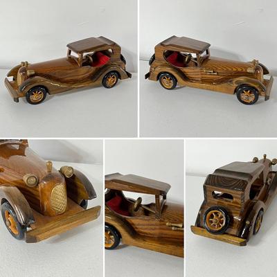 Vtg Solid Wood Cars ~ *Read Details