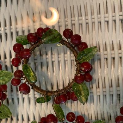 Glass bead napkin rings red and green lot #2