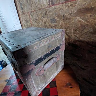 Wheary Corporated Small Trunk