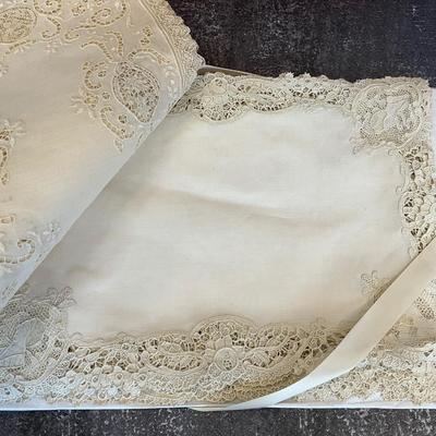 A COLLECTION OF ANTIQUE PLACEMATS AND NAPKINS--CIRCA 1910-1920