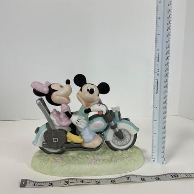 -23- FIGURE | Precious Moments Mickey Mouse & Minnie Mouse | Two Hearts One Road