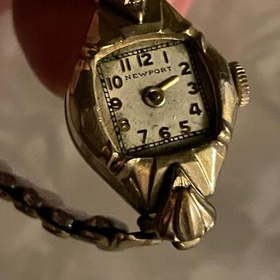 Watch Lot Ben Elgin 14k Gold Filled, Benrus and Ladies Vintage