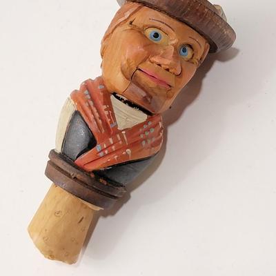 5 Pc hand carved moveable cork stoppers