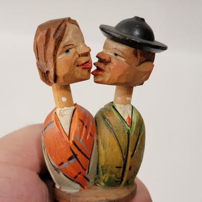 5 Pc hand carved moveable cork stoppers