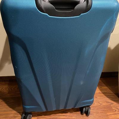 Swiss gear suit case - 26†Expandible spinner wheels