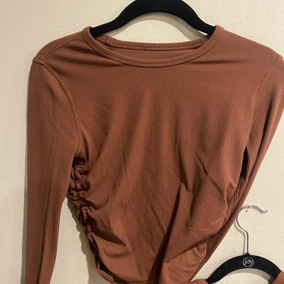 Lululemon brown tops sz 2