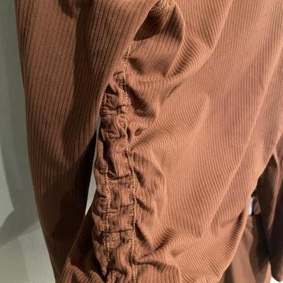 Lululemon brown tops sz 2