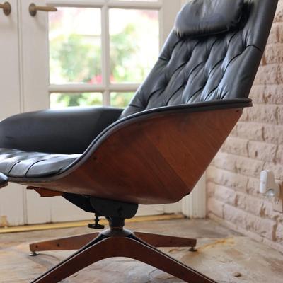PLYCRAFT Mid-Century Lounge Chair w/ Ottoman