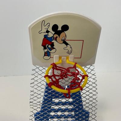 -54- AVON | Vintage Disney Mickey Mouse Team Mickey Portable Basketball Travel game