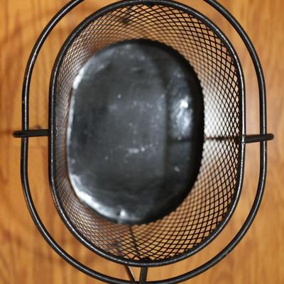 Floating Metal Mesh Wastebasket