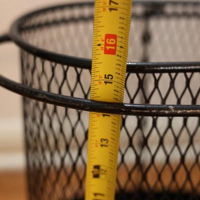 Floating Metal Mesh Wastebasket
