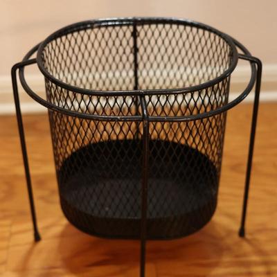 Floating Metal Mesh Wastebasket