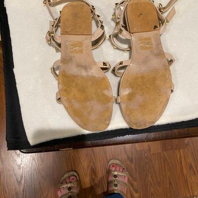 Valentino Garavani Rockstar rubber sandals - size 7.5