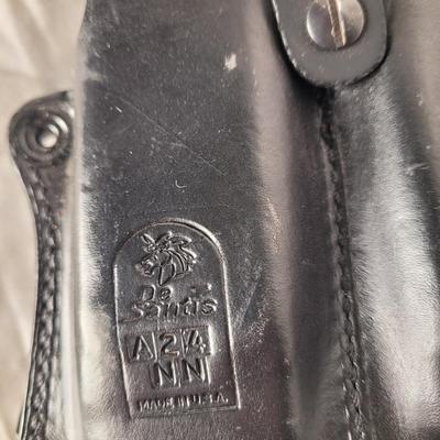 Black leather DeSantis shoulder holster 2 clip holder and holster