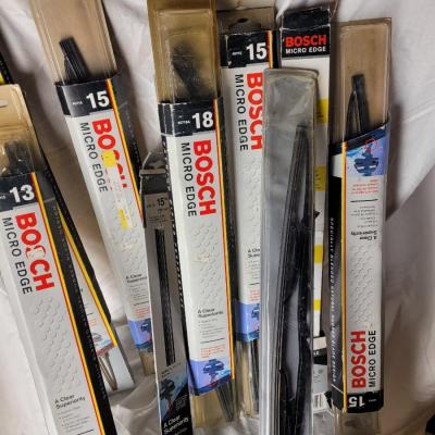 Lot of assorted windshield wipers