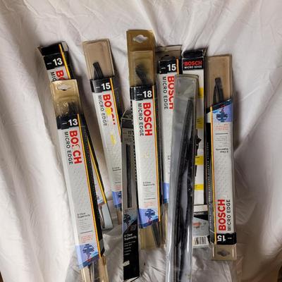 Lot of assorted windshield wipers