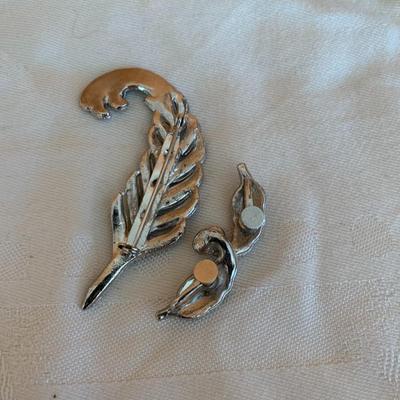 Vintage bluestone pin and earring set