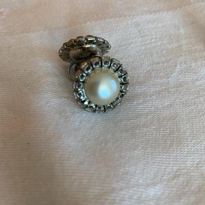 Vintage screw on earrings