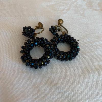 Vintage screw on earrings