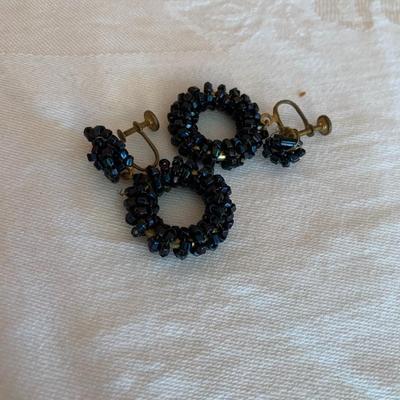 Vintage screw on earrings