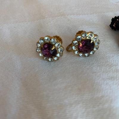 Vintage screw on earrings