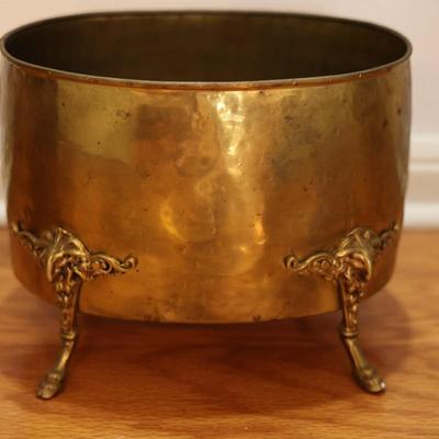 English Footed Log Bin