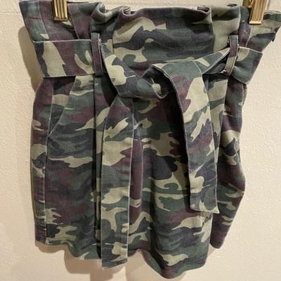 Camouflage skirt by Lovers + Friends - size XXS