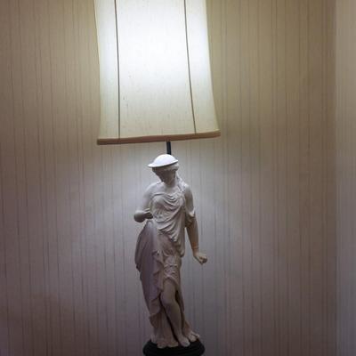 Classical Woman Figure Table Lamp