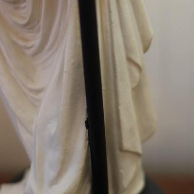 Classical Woman Figure Table Lamp