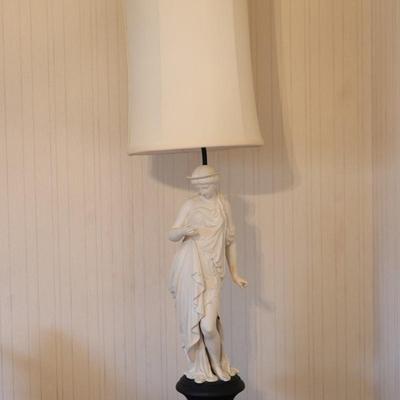 Classical Woman Figure Table Lamp