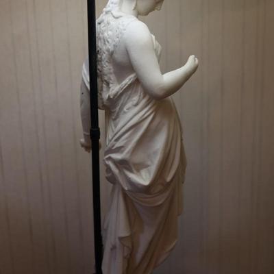 Classical Woman Figure Table Lamp