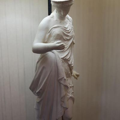 Classical Woman Figure Table Lamp