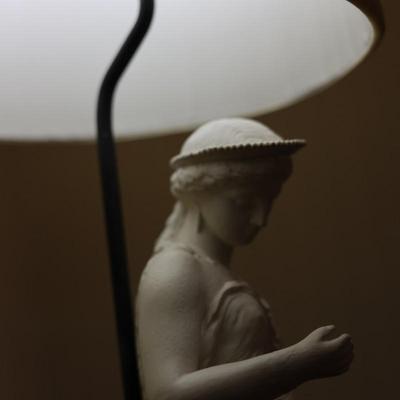 Classical Woman Figure Table Lamp