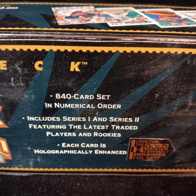 BOX OF 1993 UPPER DECK BASEBALL CARDS