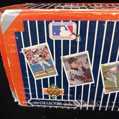 BOX OF 1992 UPPER DECK BASEBALL CARDS