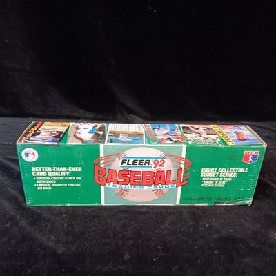 BOX OF 1992 FLEER BASEBALL CARDS
