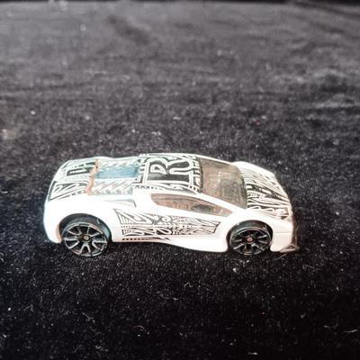 5 HOT WHEELS FROM EARLY 2000's