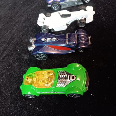 5 HOT WHEELS FROM EARLY 2000's
