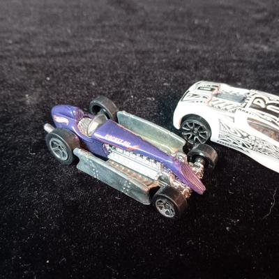 5 HOT WHEELS FROM EARLY 2000's