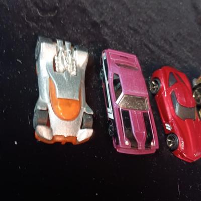 EARLY 2000's HOT WHEELS