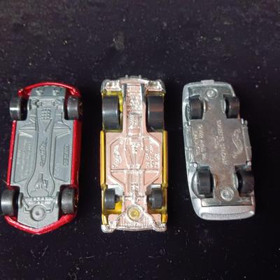EARLY 2000's HOT WHEELS