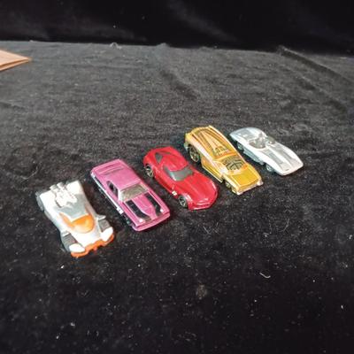 EARLY 2000's HOT WHEELS