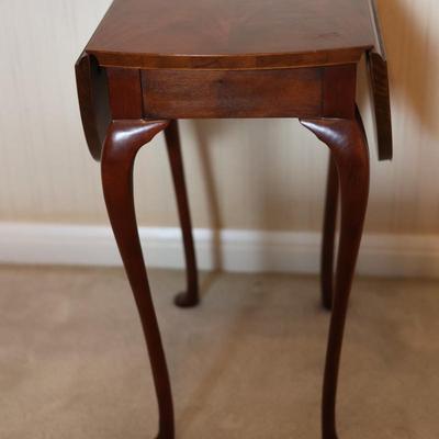 Baker Furniture Queen Anne Solid Walnut Petite Drop Leaf Tea Table