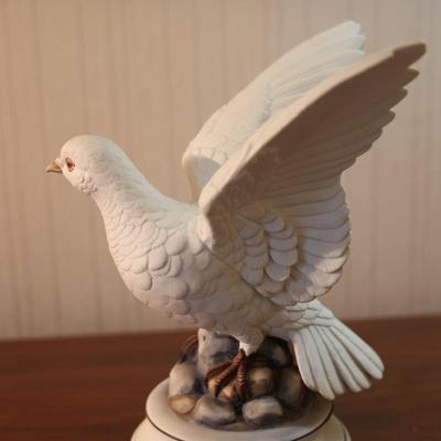Andrea by Sadek "White Dove" Porcelain Bird Figurine