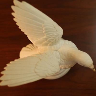Andrea by Sadek "White Dove" Porcelain Bird Figurine